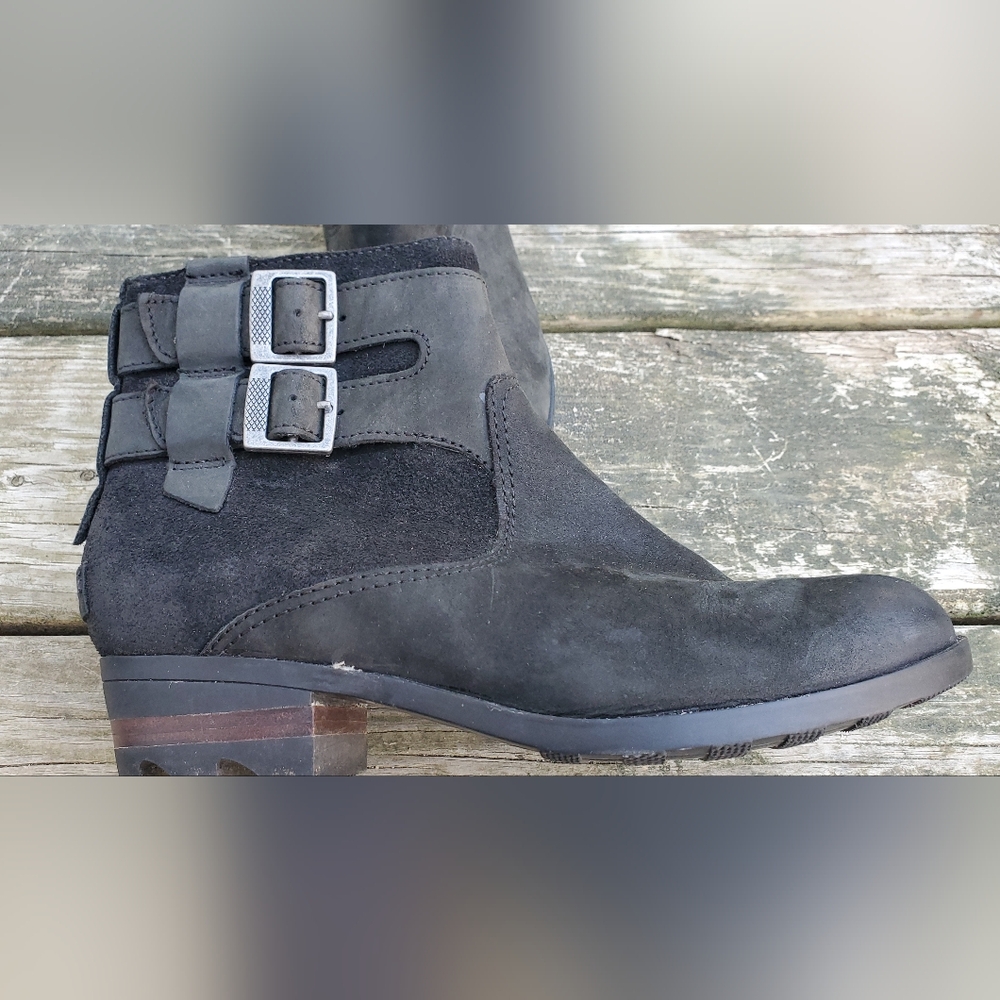Sorel Black Ankle Boots with Buckle Detail - Picture 7 of 9